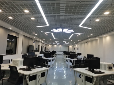 大数据与物联网学院礼仪服务 塑造专业形象，提升综合素养